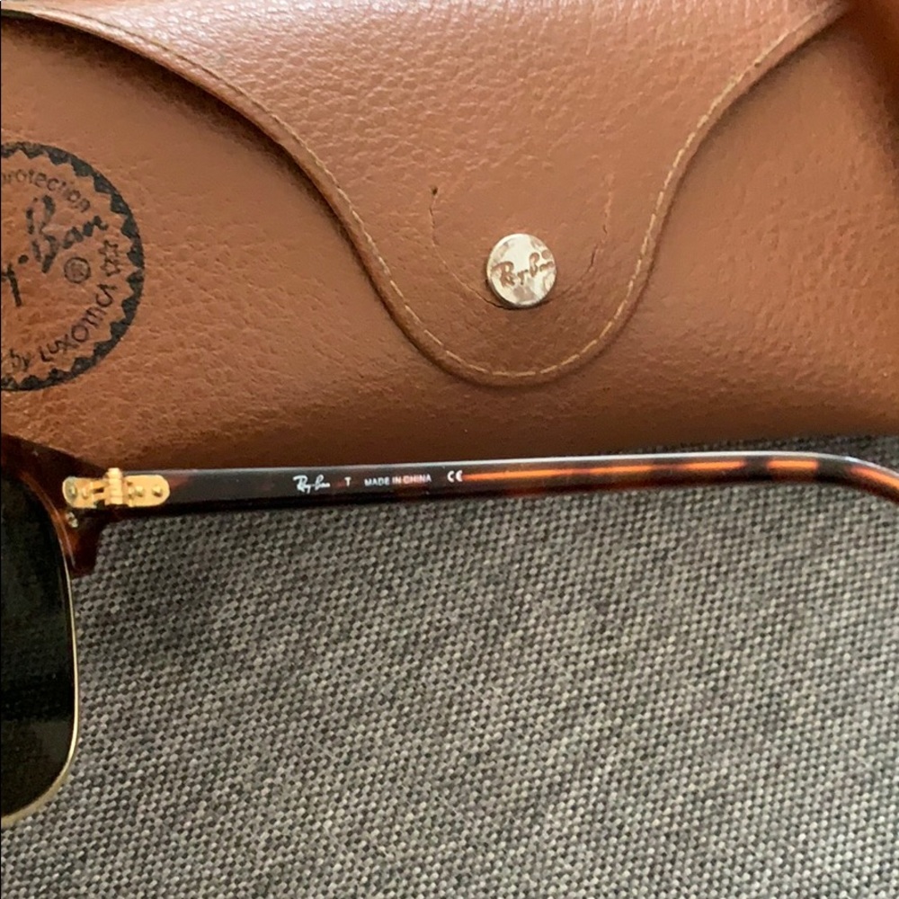 Ray-Ban Clubmasters - Picture 3 of 4